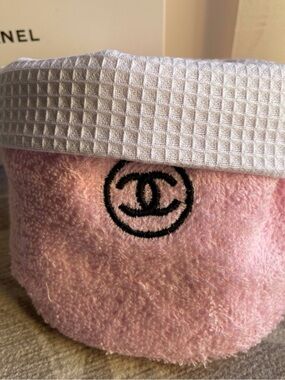 GWP- Beaute Light Pink Waffle-Knit Terry Makeup and Brush Holder